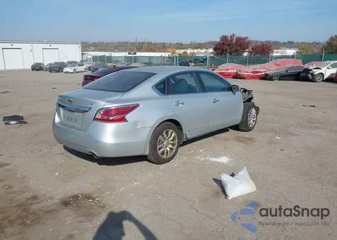2015 Nissan Altima 2.5 S z USA, uszkodzony, nr VIN 1N4AL3APXFC158349